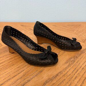 Aerosoles Wedge Heel Peep Toe Sandals Top Bow Black Leather  Womens Shoes Sz 6 M